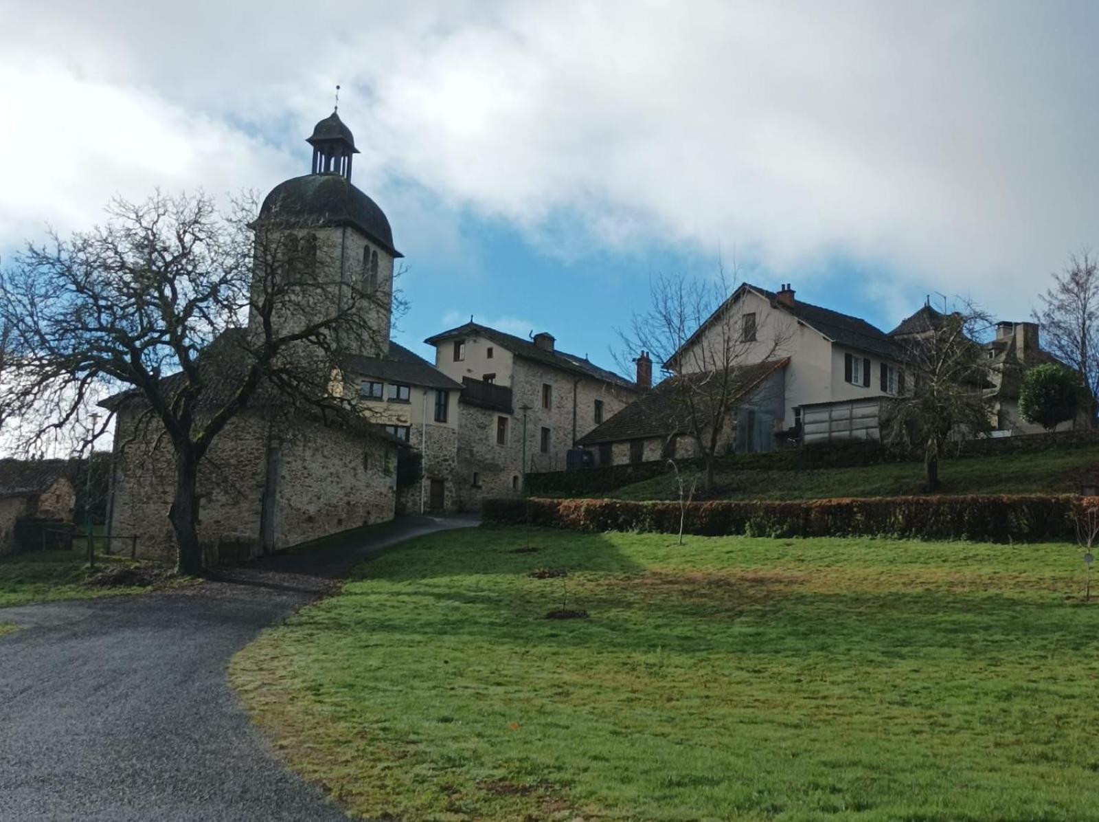 Auberge De Mourjou מראה חיצוני תמונה