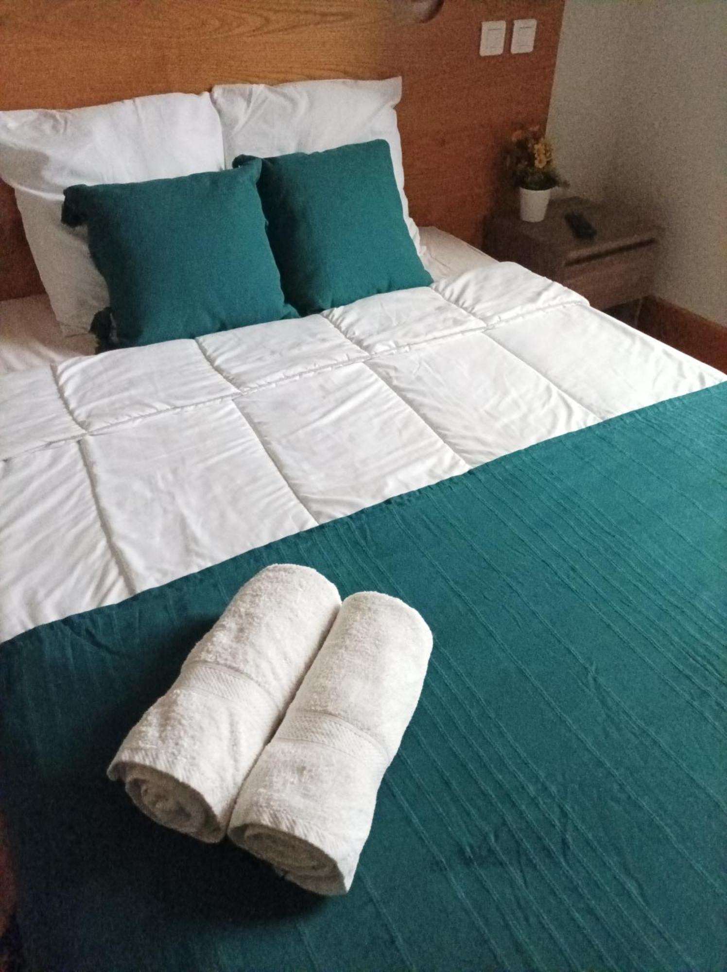 Auberge De Mourjou מראה חיצוני תמונה